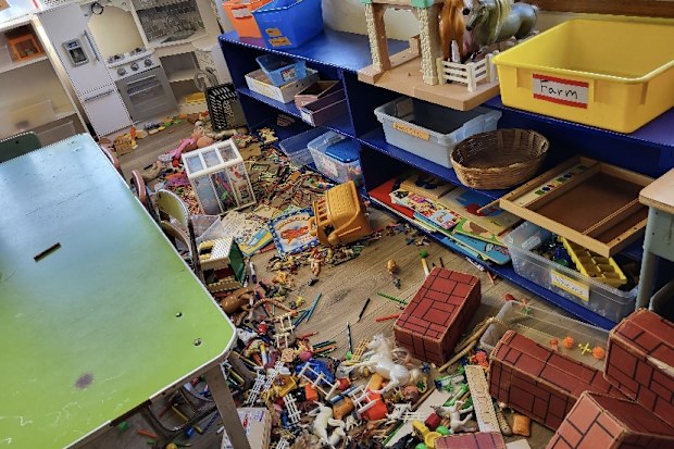 Preschool teacher shares photos showing aftermath of child's tantrum