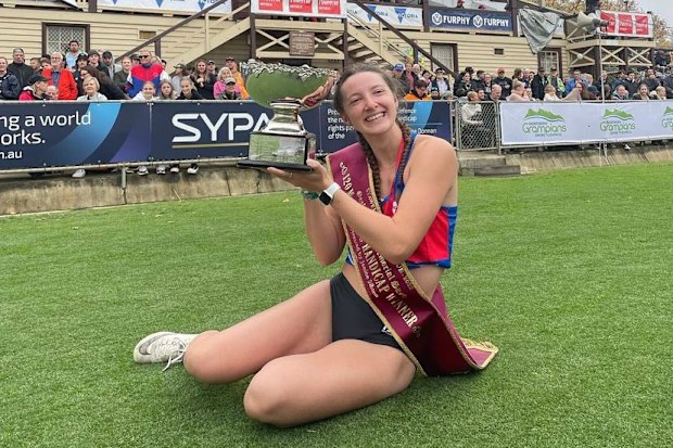 Carla Bull wins the women's Stawell Gift.