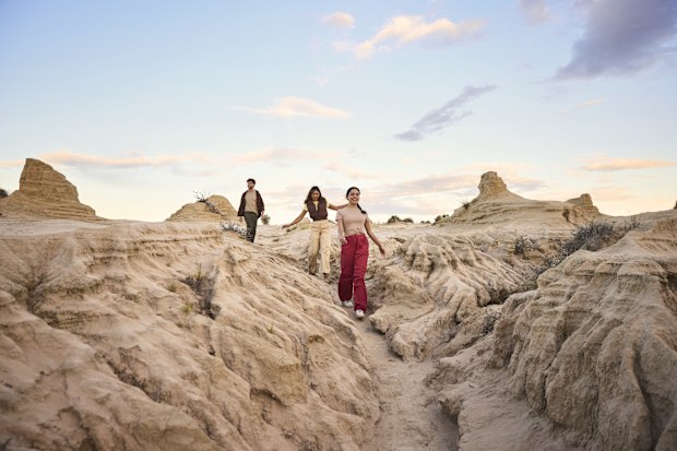 Uncover a starkly beautiful landscape of ancient dry lake basins and sand formations in Mungo National Park. Home to Mungo Woman and Mungo Man, this area of NSW is rich with Aboriginal history and is of great significance to the local indigenous people.