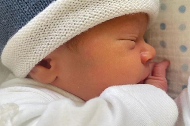 Princess Eugenie has given birth to a boy, she has announced on Instagram.
