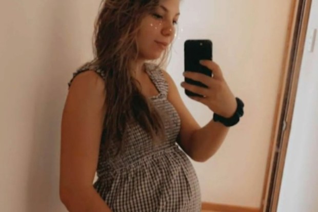 Family and friends are grieving the loss of bush pilot Rhiley Kuhrt and his wife Maree, who was 27 weeks pregnant with a baby girl.