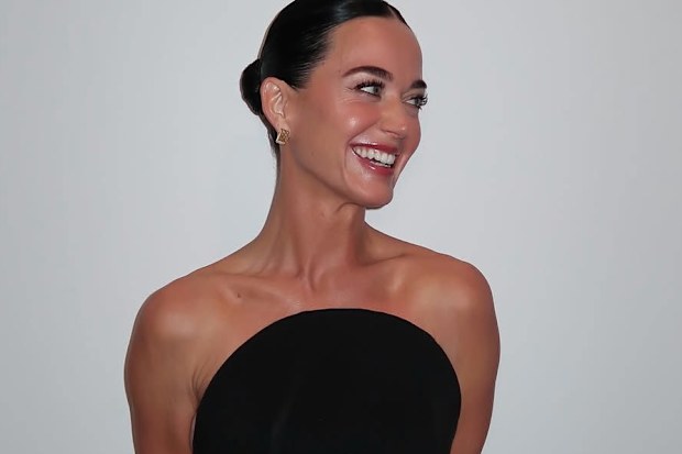 Katy perry poses for her instagram post