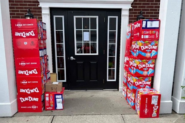 boy orders 70,000 lollipops using mothers credit card to share with friends