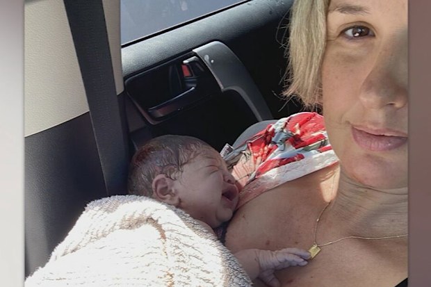 Perth family deliver baby in emergency lane of Mitchell Freeway