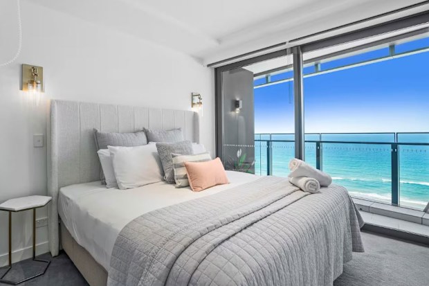 beachfront airbnb unit in surfers paradise