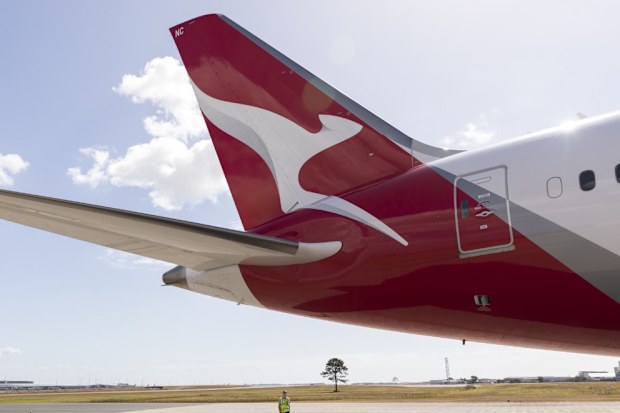 Imagery of Qantas Boeing 787 Dreamliner exterior