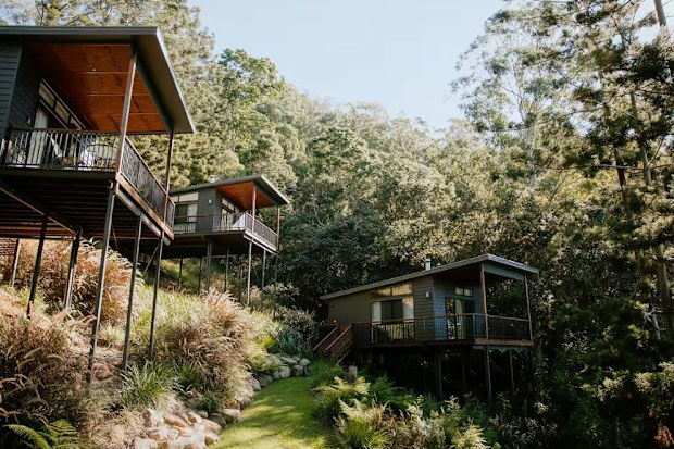 Luxury Hillside Chalet Overlooking Moreton Bay