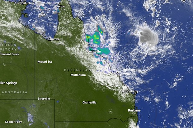 Flash flooding, rain in Queensland