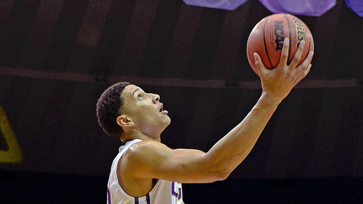 Simmons stars in LSU victory | Nine.com.au