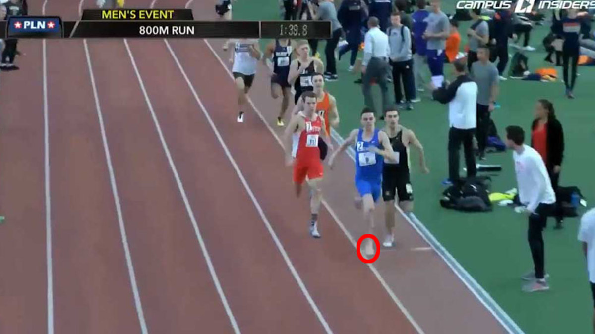 Middle distance runner loses shoe during race | Nine.com.au