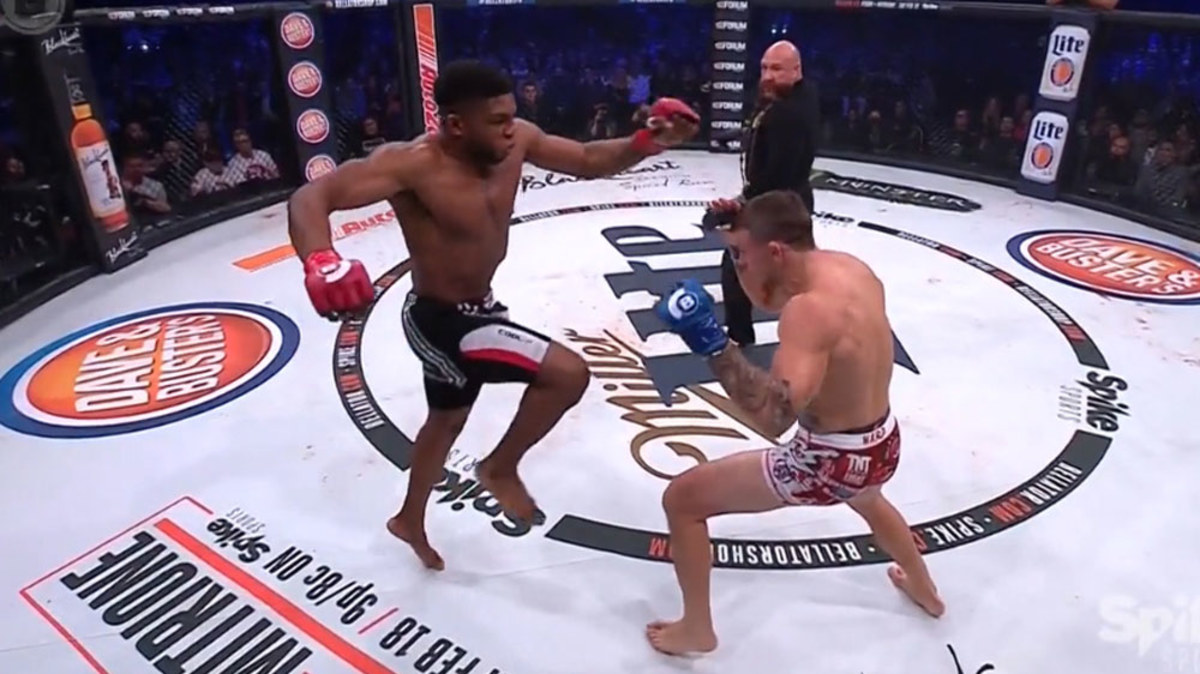 MMA fighter destroyed by flying knee | Nine.com.au