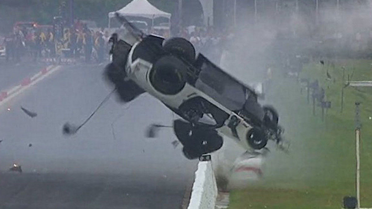 Drag racer's miracle escape from high speed crash | Nine.com.au