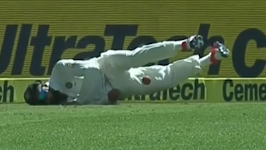 <strong>Virat Kohli puts his body on the line and his shoulder gives way</strong>