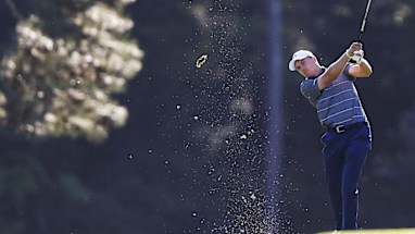 <strong>Spieth hits back</strong>