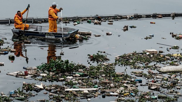 Sailors and windsurfers competing in Guanabara Bay have been warned to keep their mouths shut. (AAP)