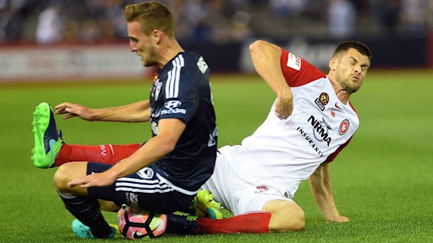 The earlier clash between the Victory and Wanderers. (AAP)
