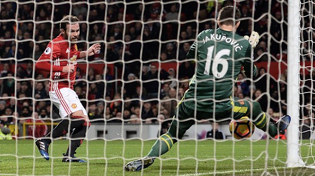Hull City's goalkeeper Eldin Jakupovic made a couple of crucial saves against Manchester United. (AFP) 