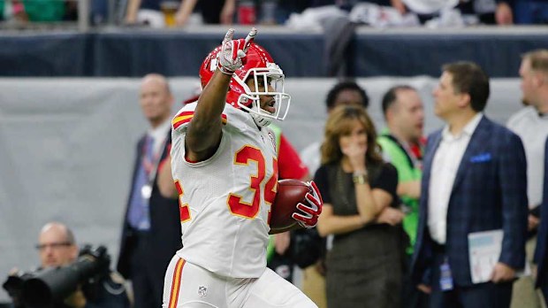 Knile Davis returned the opening kick-off 105 yards for a touchdown. (AFP)