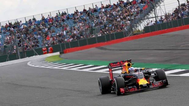 Aussie driver Daniel Ricciardo competes ate the British F1 at Silverstone. (AAP)