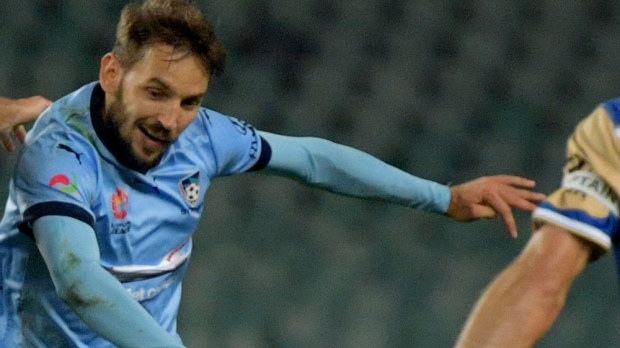 Sydney FC key man Milos Ninkovic suffered an ankle injury. (AAP)