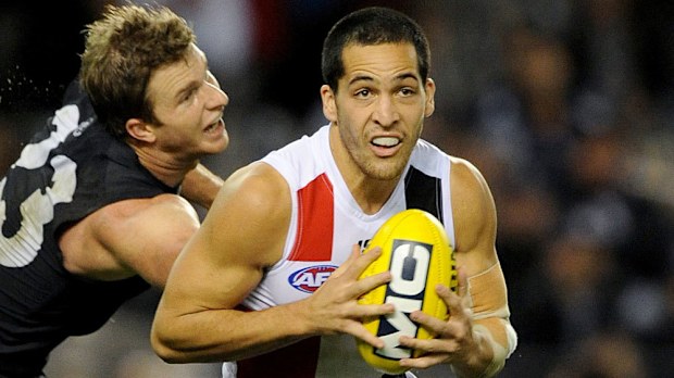 Shane Savage in action for St Kilda. (AAP) 