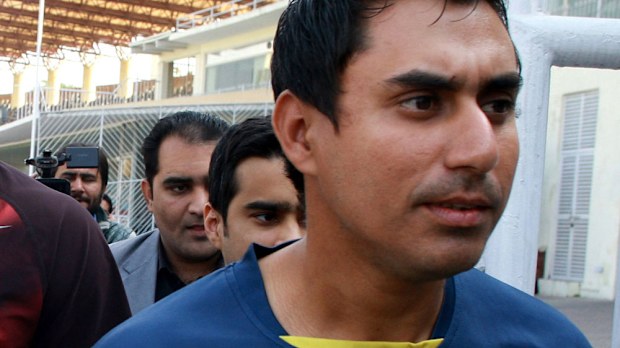 Nasir Jamshed (front) was arrested over spot-fixing allegations. (AAP)
