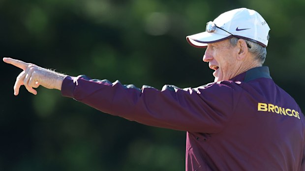 Todd Greenberg said Wayne Bennett and the Broncos were 'lucky'. (AAP)