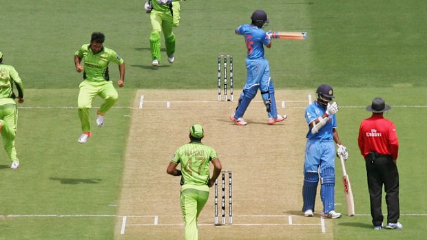 Pakistan and India clash during the ODI World Cup in Australia. (Getty) 