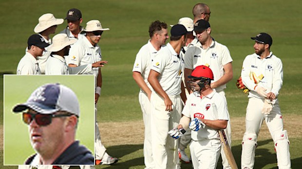 Mick Lewis Inset) and the Victorian Bushrangers. (Getty) 