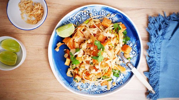 Easy vegetarian Pad Thai noodles