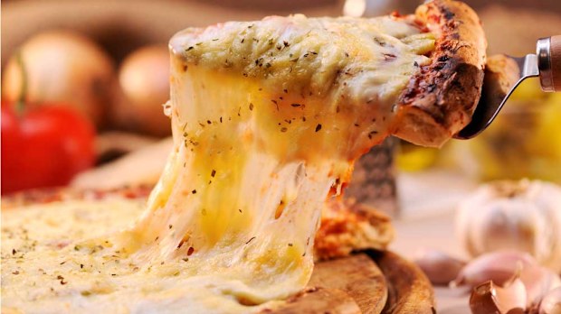Cheesy pizza