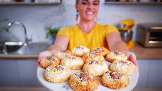 Jane de Graaff cooks two-ingredient macaroons