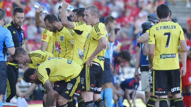 Some Wellington Phoenix players suffered heatstroke during their draw against Adelaide United. (AAP)
