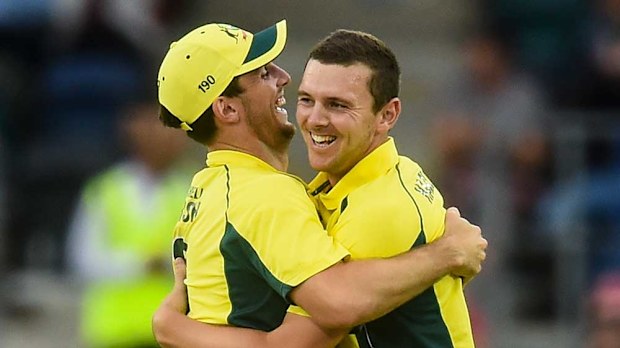 Mitchell Starc and Josh Hazlewood. (AAP)
