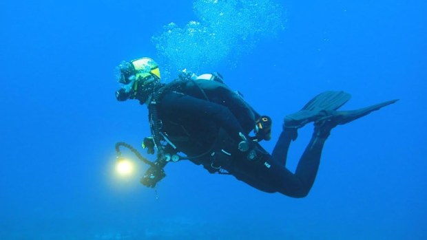 Fisheries Queensland director Andrew Thwaites shortly before he drowned. (AAP)