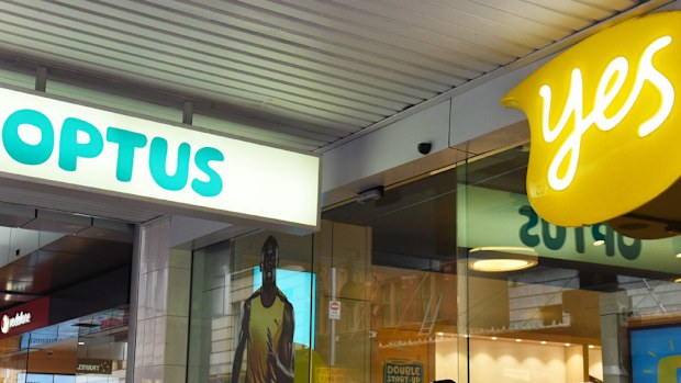Optus customers are complaining of a mobile phone and broadband outage. (AAP)
