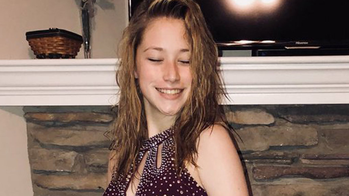 US teen reveals the prom dress her ex-boyfriend 'slut shamed' her for ...