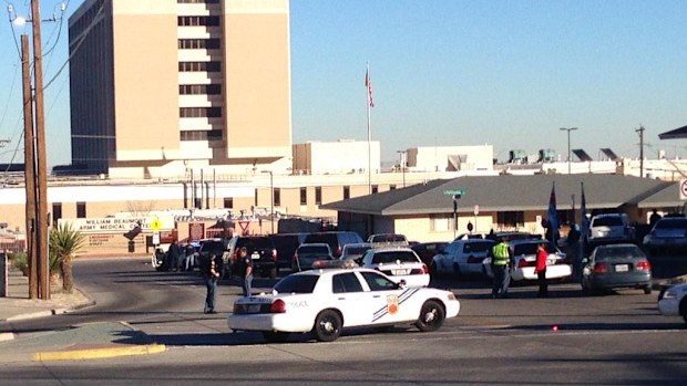 Police at the entrance to William Beaumont Army Medical Centre in Texas. (Twitter, @NC9Janice)