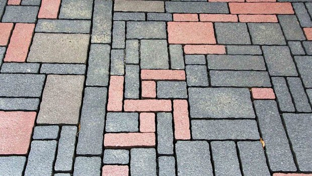 Bricks were placed in an unfortunate arrangement on a pavement in Goslar.