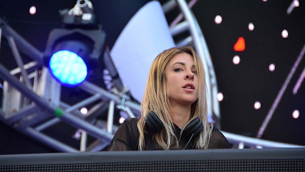Aussie DJ Alison Wonderland has stood up for herself on Facebook after two commenters 'joked' about raping her on Instagram. (Getty)