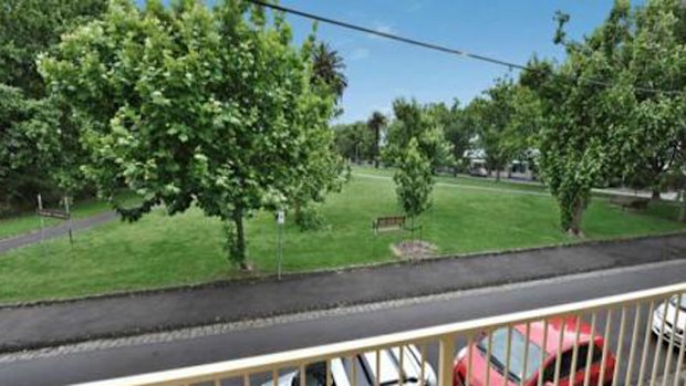 The woman's body was found in a park on Stanton Street in east Melbourne. (realestate.com)