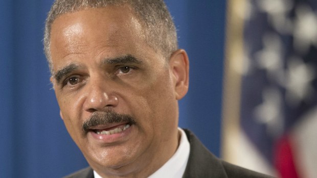 US Attorney General Eric Holder has defended undercover FBI operations that a human rights group has claimed manipulated people into plotting terrorist attacks. (AAP)