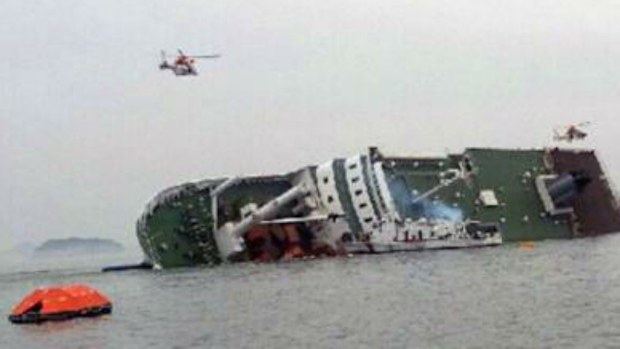 Rescue attempts underway on the stricken trawler Oriong-501. (Supplied)