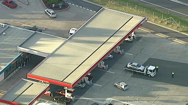The NRMA is assisting in the removal of vehicles on the M4 and at the Caltex service station in Prospect. (9NEWS)