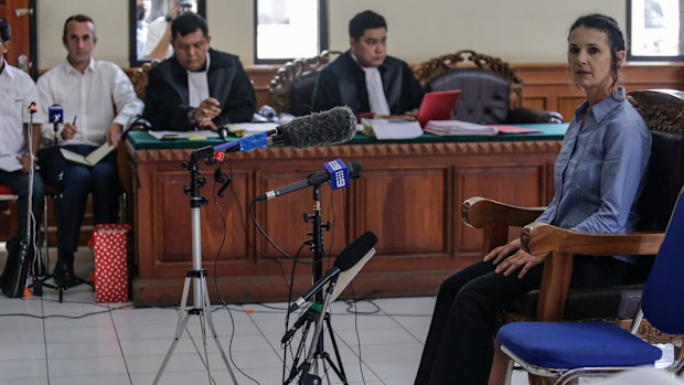 Sara Connor gives evidence at her murder trial in Bali. (AAP)