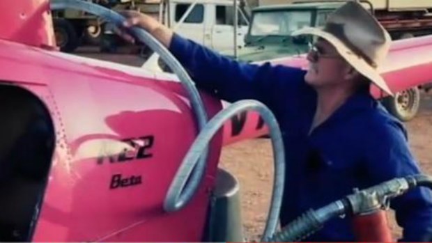 The pilot of a helicopter that crashed in Western Australia was found dead at the scene. (9NEWS)
