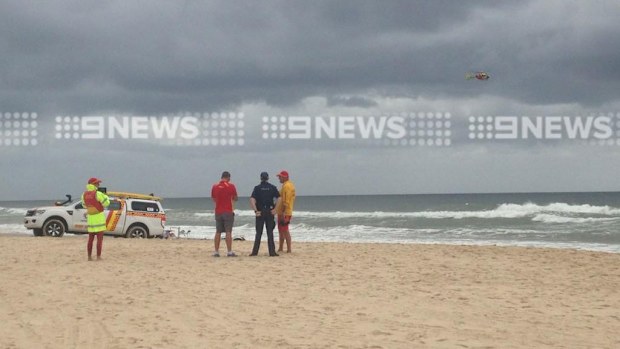 A search is underway for the man who was last seen on Mermaid Becah early this morning. (Hayley Webb, 9NEWS)