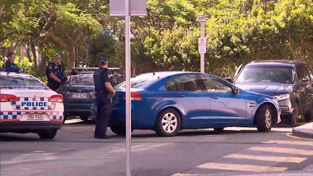 Police at Como Crescent, Southport. (9NEWS)
