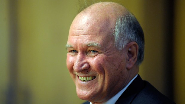 Speculation is growing that Tony Windsor will run against Barnaby Joyce in the federal eleciton. (AAP/Alan Porritt)