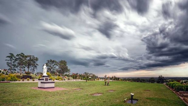 A thunderstorm looming over Sydney's Hills District. (AAP/Steven Markham)